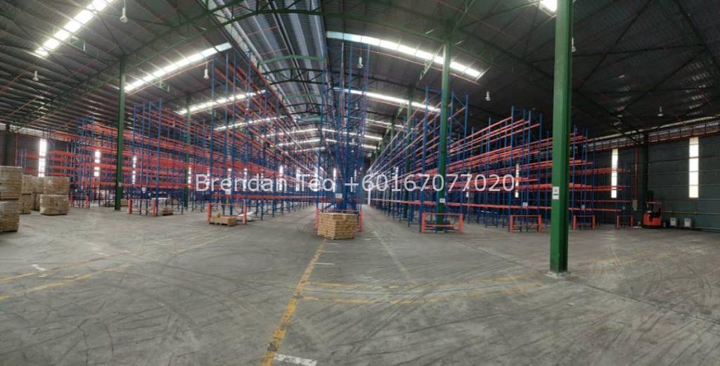 Pasir Gudang Warehouse with 4 units Loading Bay and Dock Leveler