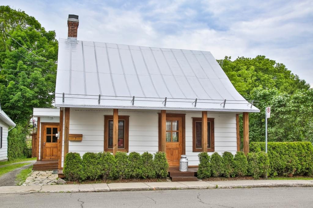 Une jolie maison centenaire à vendre à StJérôme pour 224 000 Joli