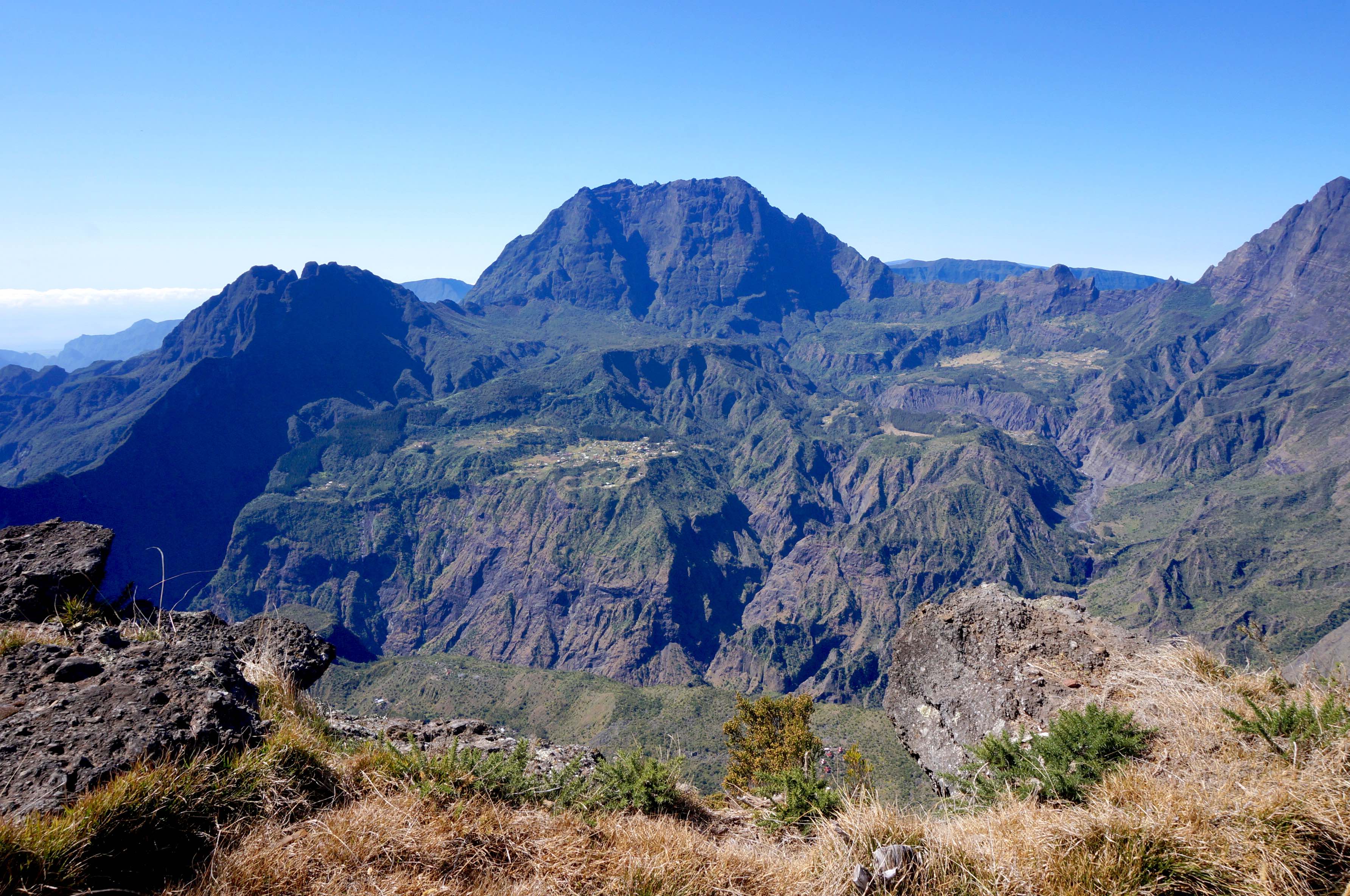 Côte ouest baleine et piton du maïdo Jolis Circuits