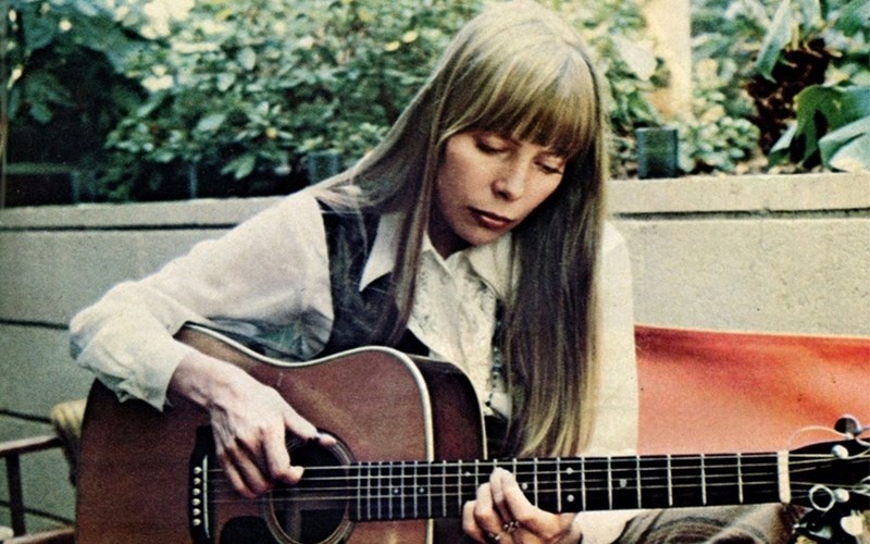 Joni Mitchell Library Lessons in Life, Style and Selfhood From Joni