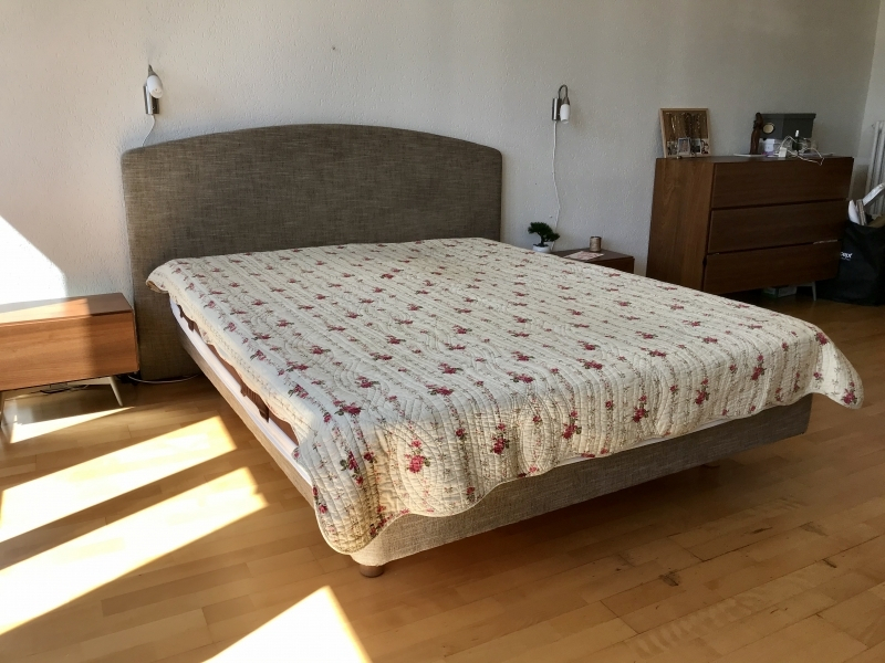 Joli lit (et matelas) 160 x 200 en très bon état pour 500