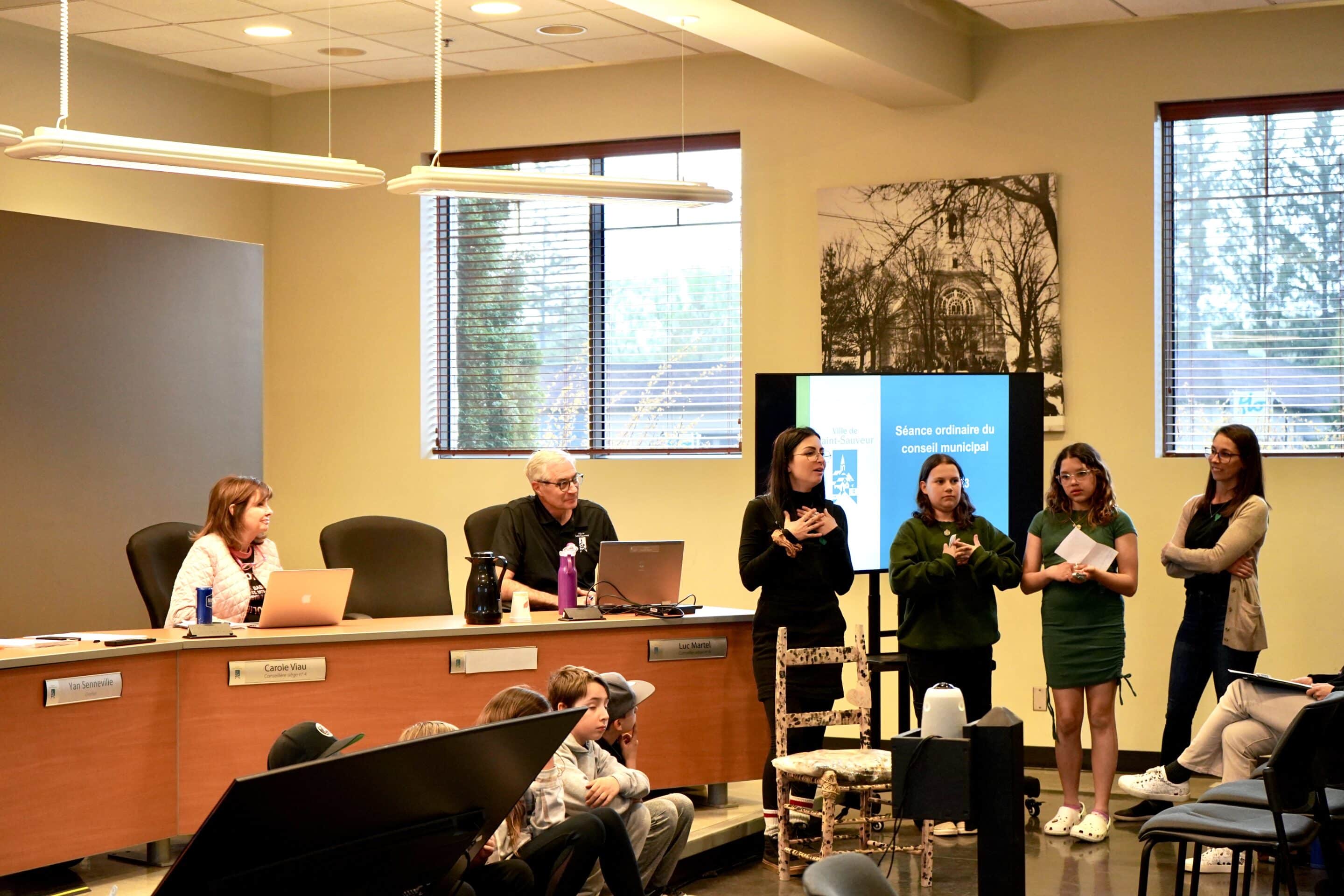 StSauveur a désormais sa chaise des générations Journal Accès