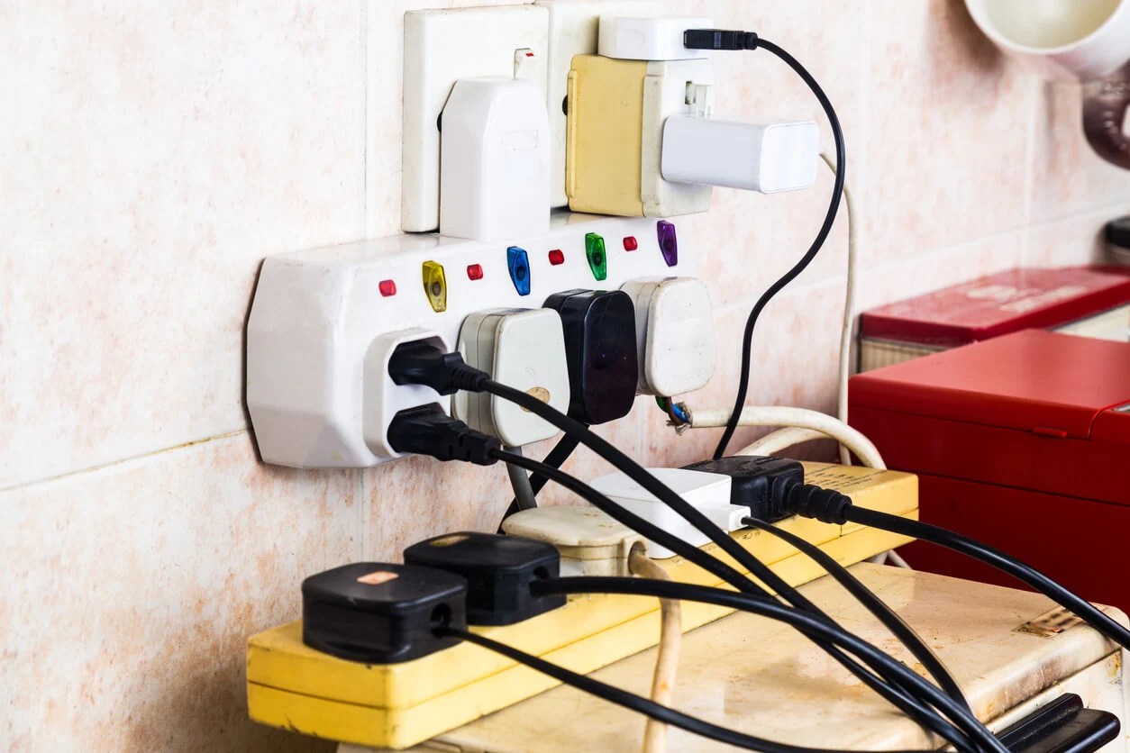 Why Is My Extension Cord Hot? 11 Common Reasons Journeyman HQ