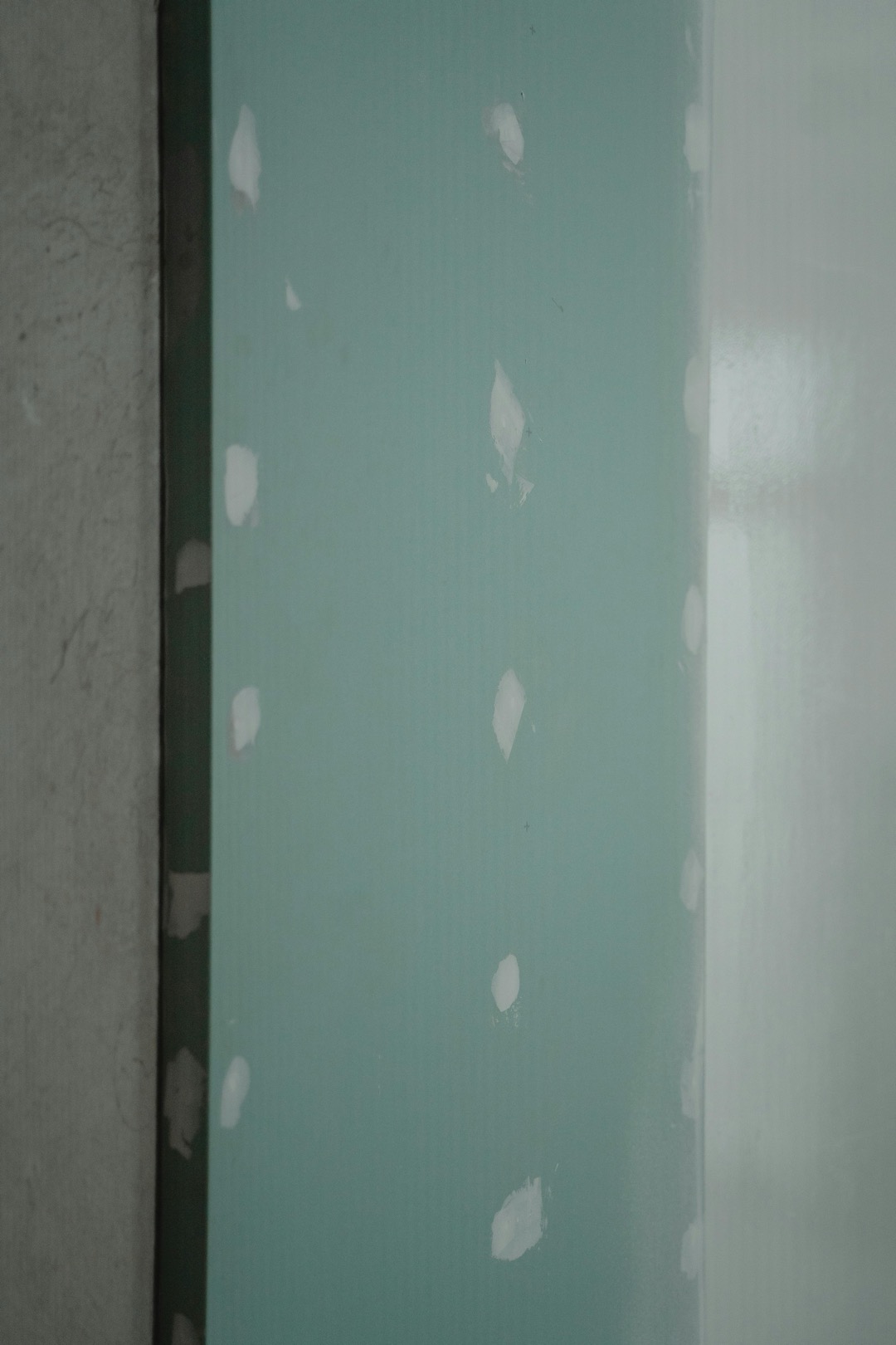 7 Drywall Repair Hacks for Beginners That Pros Don't Want You to Know