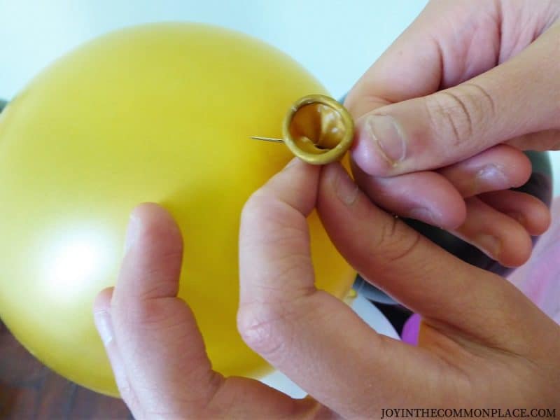 How to Make a Floral Balloon Garland (or Arch)!