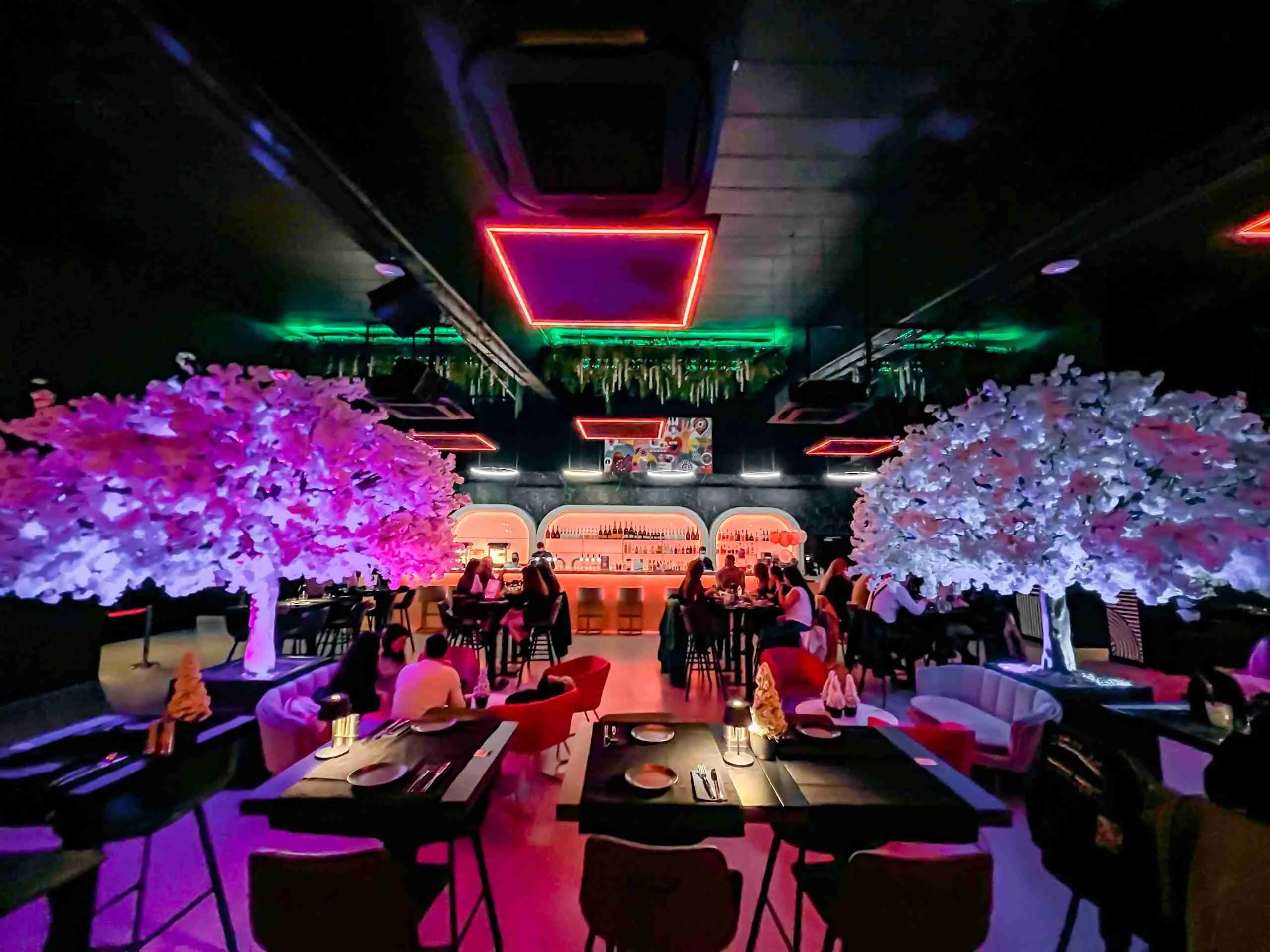 JOYT Bar, Restaurant, Karaoke Box, Darts in Antwerpen