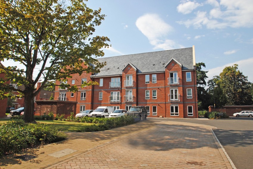 Villa Close, Cholsey JP Knight