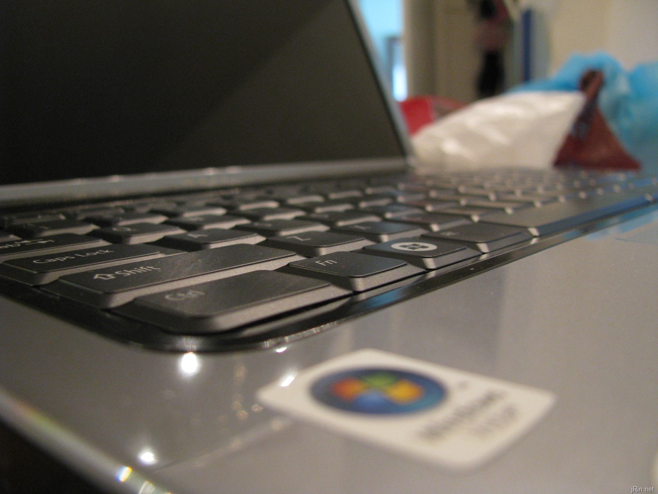 How to fix a bulging keyboard on the Dell Studio 15 (1535/1536)