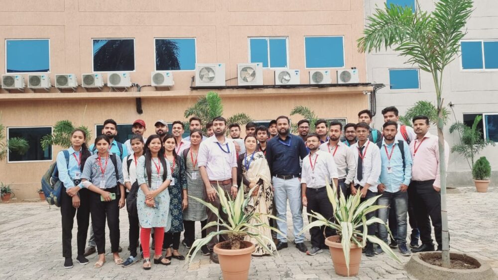 Industry visit to MIMEC IT Tech Park organized by the Department CS