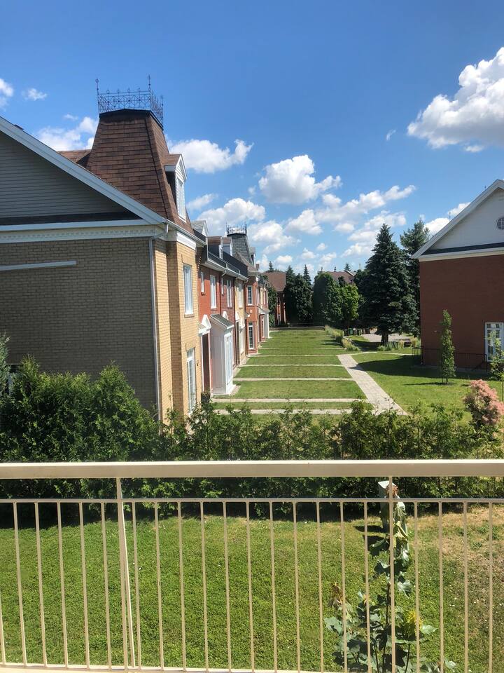 40 AlexisNihon Blvd., Montreal, Qc