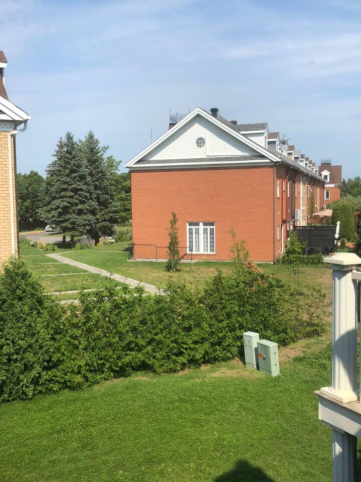 40 AlexisNihon Blvd., Montreal, Qc