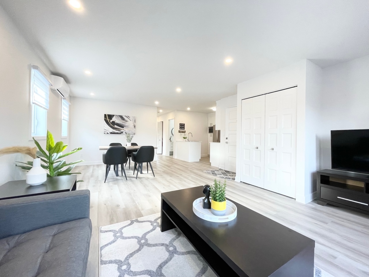 J&S Relocation 310 Rue Connaught, Saint Laurent, QC