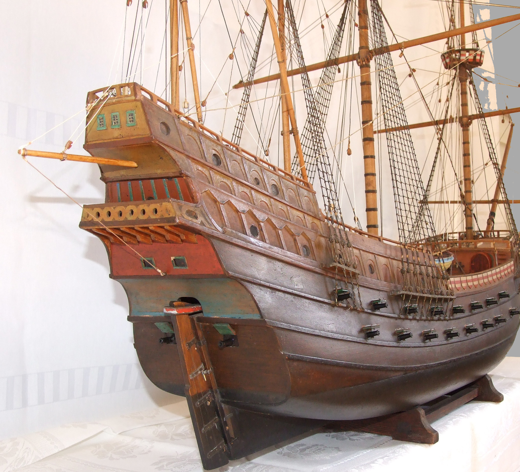 Model stated to be an Elizabethan Galleon, unknown original JSB Model