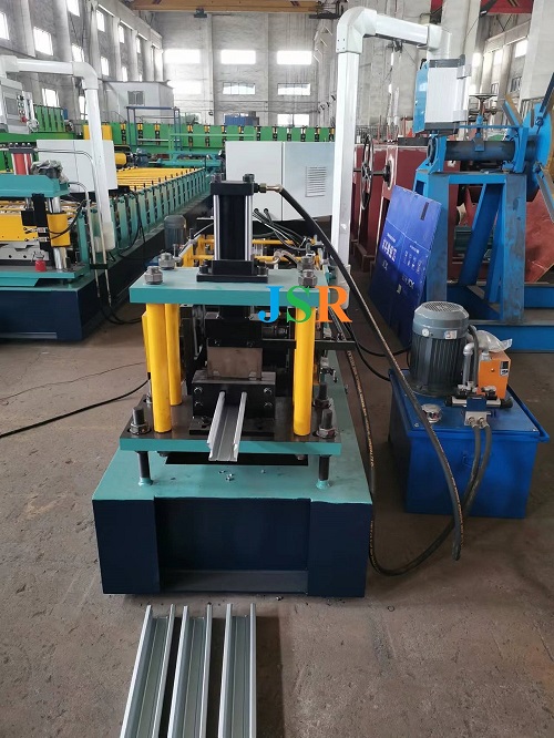 machine make metal fencing panel