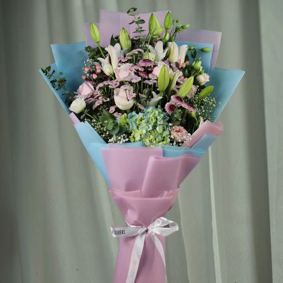 Exquisite Mix Flower Bouquet send flowers online to Bangalore order