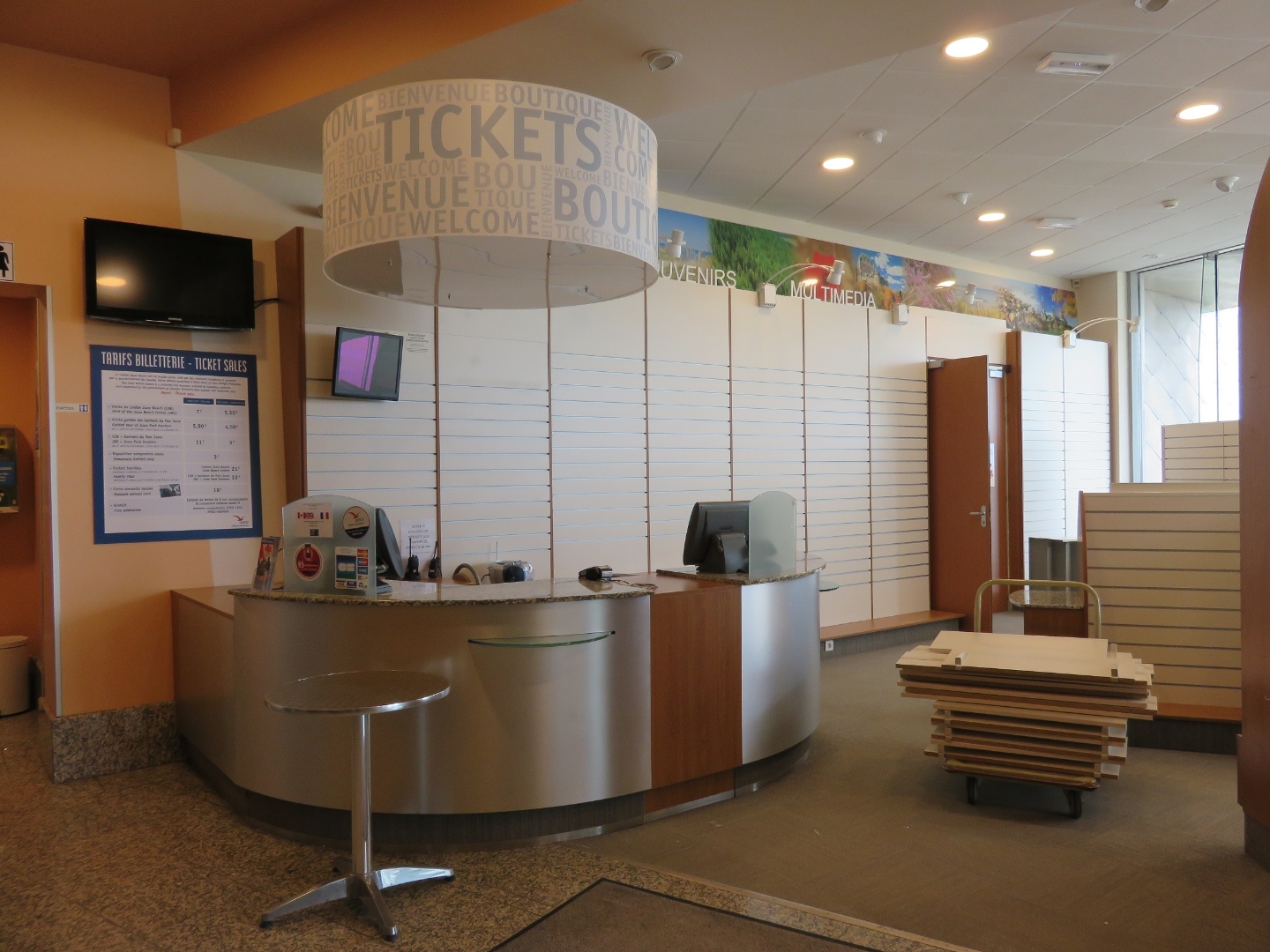 Canadian Treasures! Juno Beach Centre