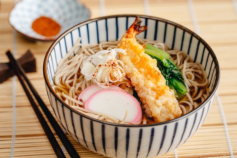 Soba Noodle Soup 温かいお蕎麦 • Just One Cookbook