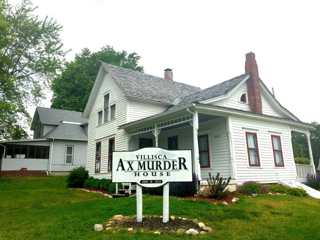 Haunted Iowa Places to Visit Just Short of Crazy