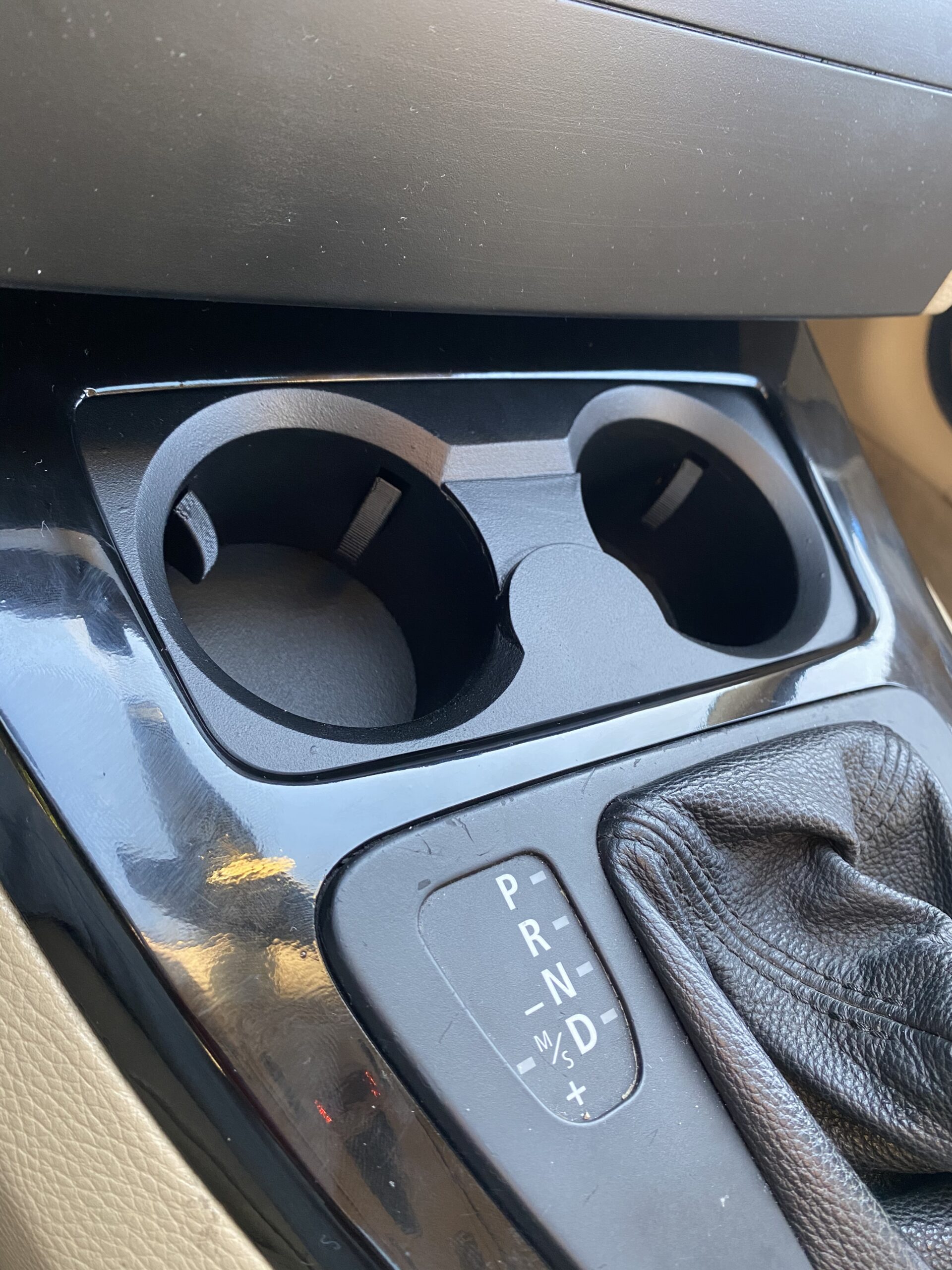 Cup holder Uchwyt na kubek BMW e90/e91/e92/e93 wersja standardowa