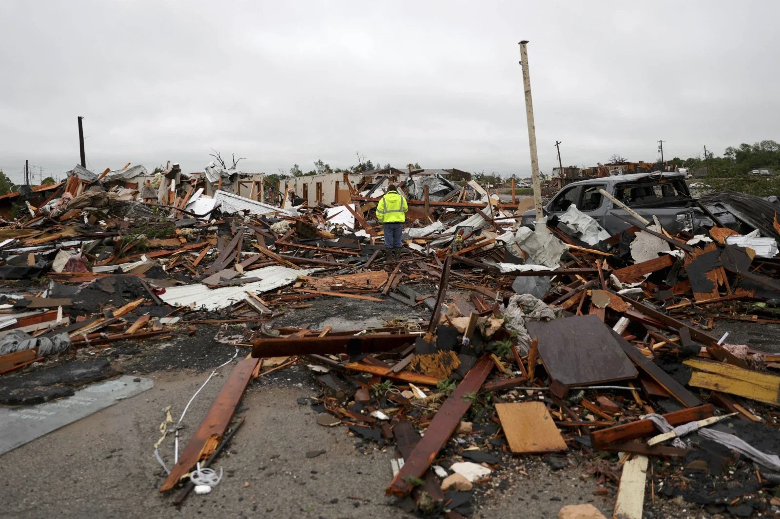Tornadoes kill 4 in Oklahoma, leaving trail of destruction and