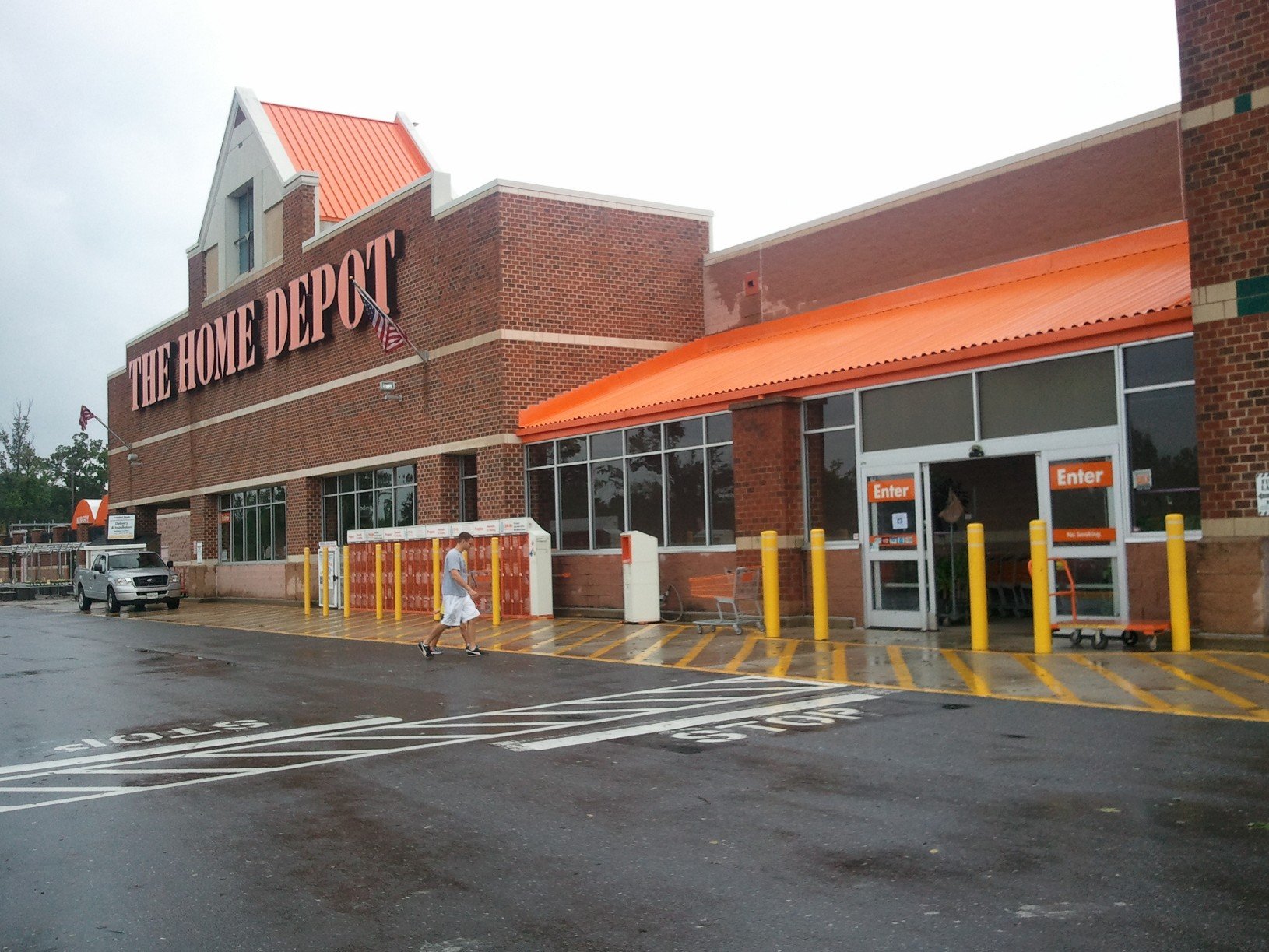 Home Depot open, but without power