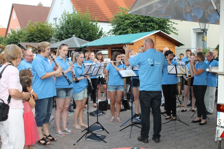 Karlsdorfer KarnevalsGesellschaft e. V. AltesRathausStraßenfest