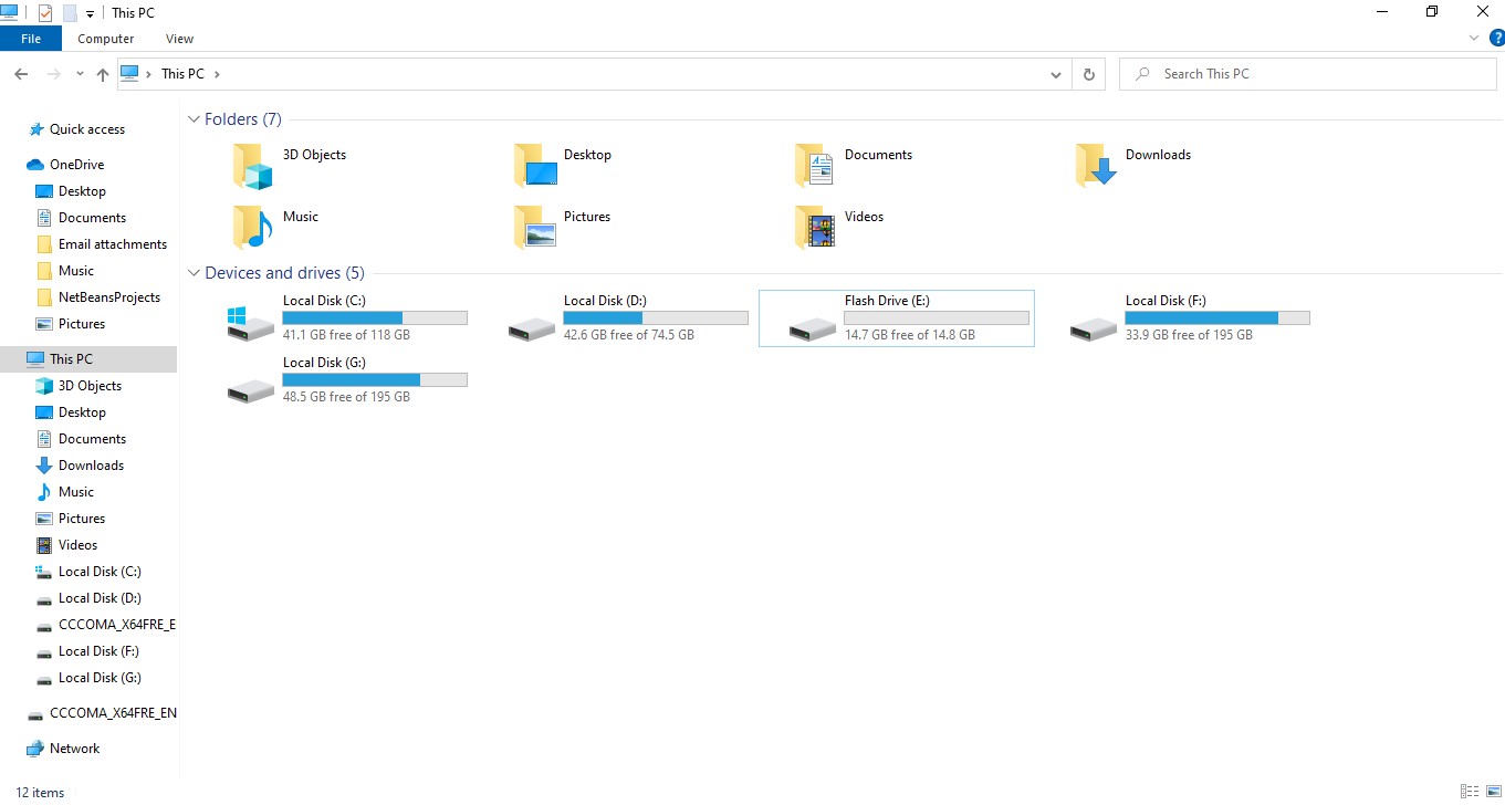 How to Use a Flash Drive or Memory Stick on Windows? [Beginner Guide]