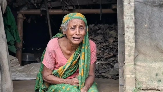 বৃদ্ধা সখিনার বয়স্ক ভাতার টাকা খাচ্ছেন অন্যরা