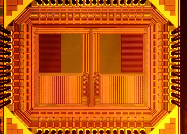 Специалисти от Мичиганския университет създадоха фотоматрица която може едновременно да