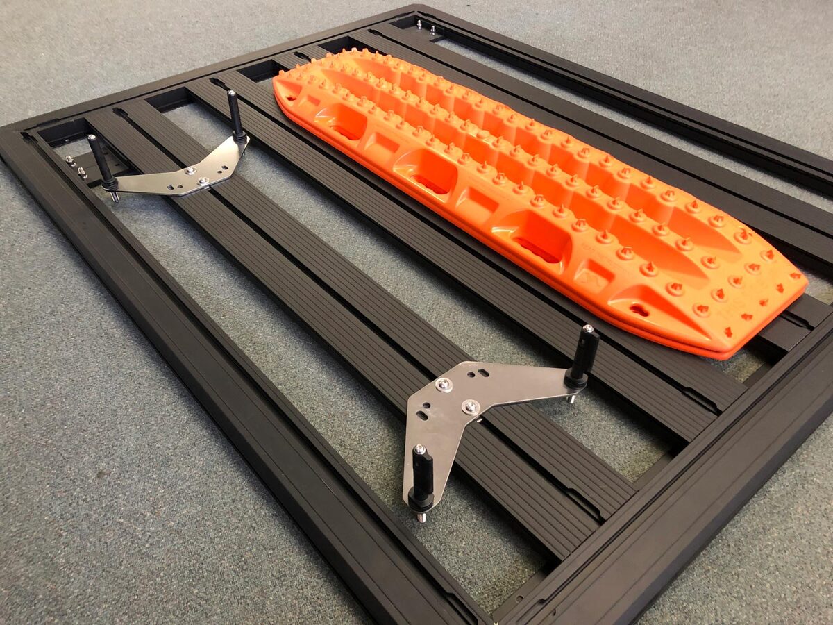 Flush Flat Maxtrax Mounting Bracket Plate Rola Titan and Yakima flat