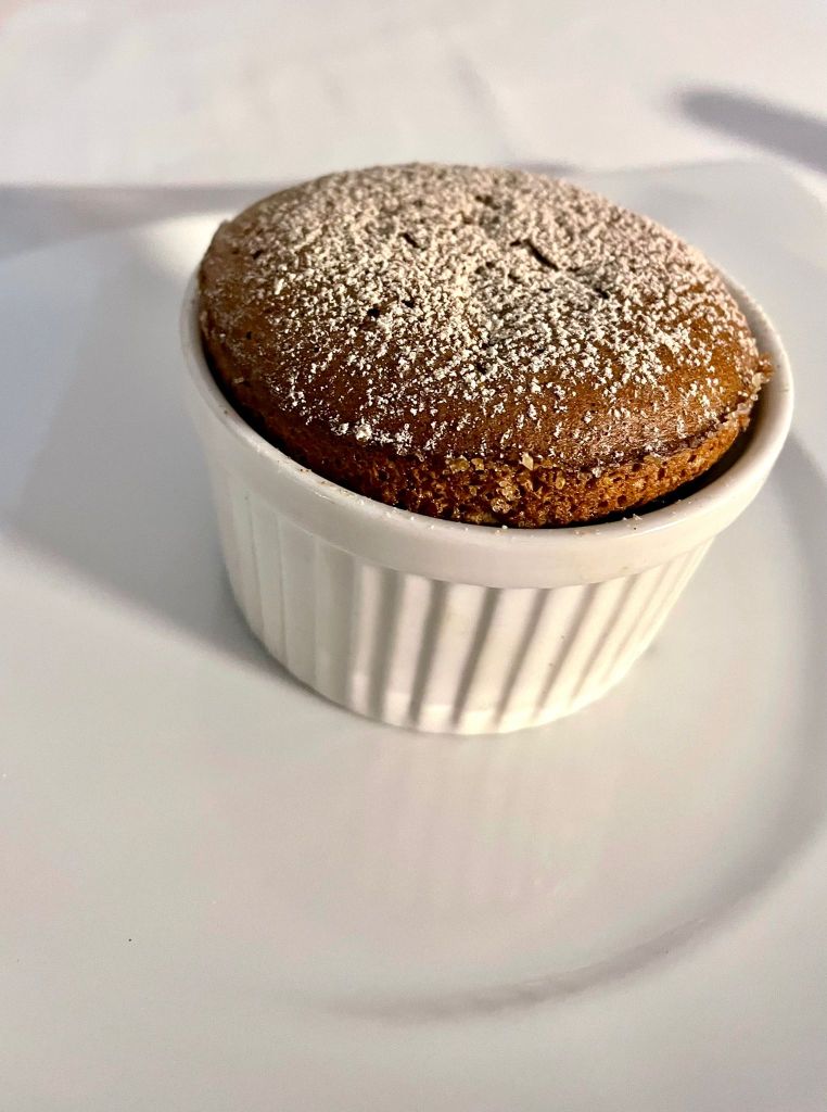 Dessert del ristorante stellato meno costoso d'Italia: soufflè cacao e liquirizia.