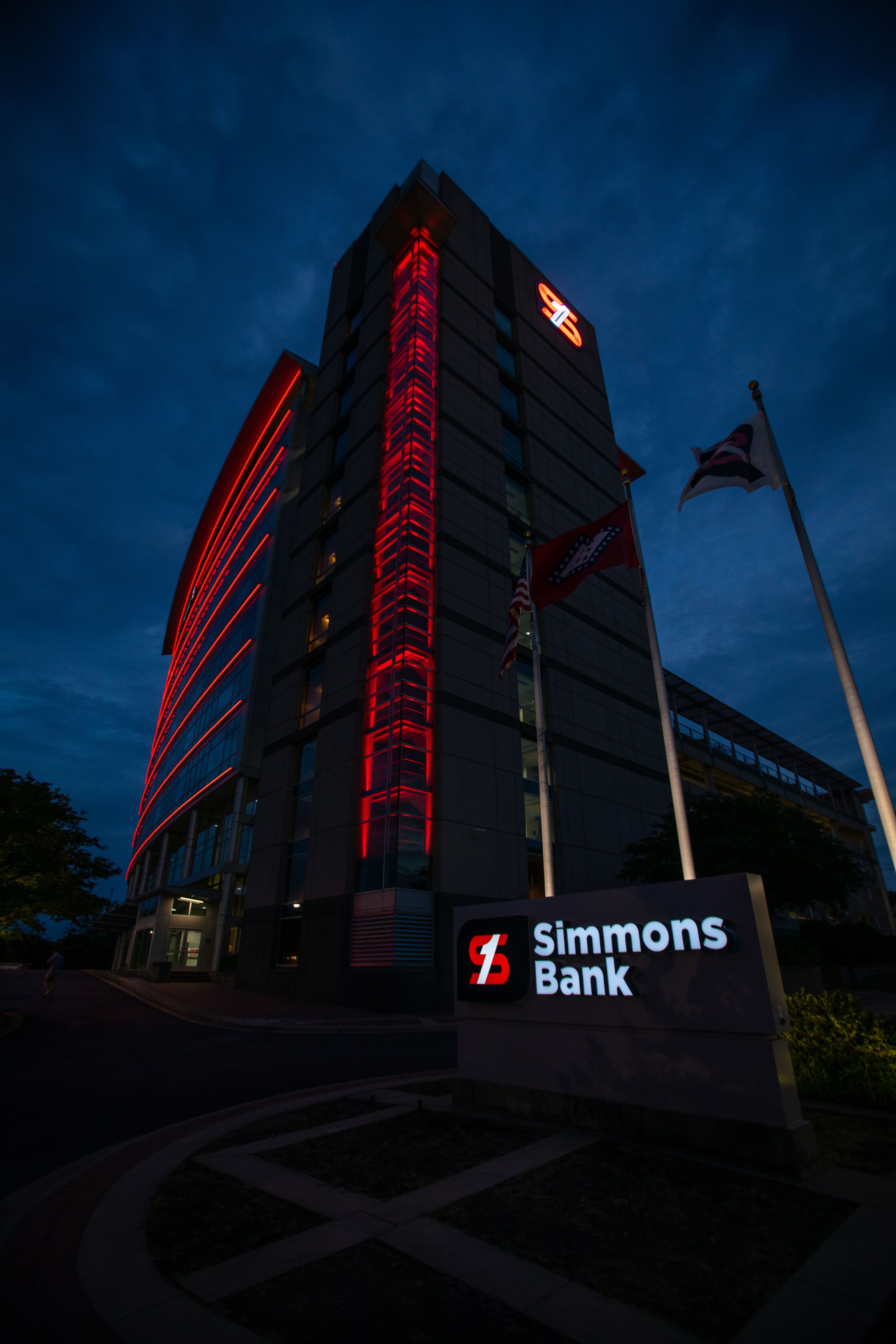Update Simmons Bank lights up the Little Rock skyline KARK