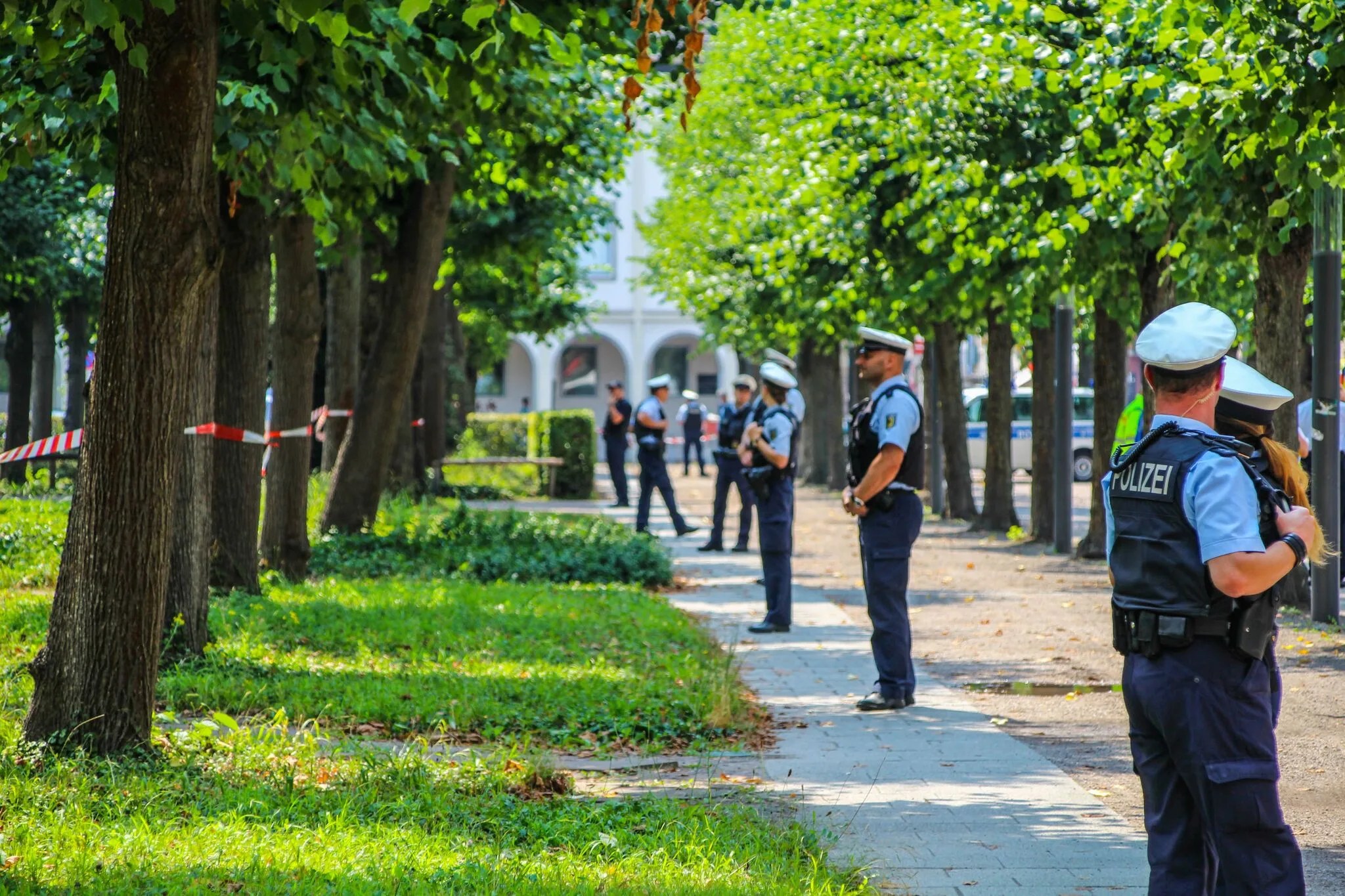 Karlsruhe Polizei nimmt mutmaßliche ISAnhängerin Nasim A. fest
