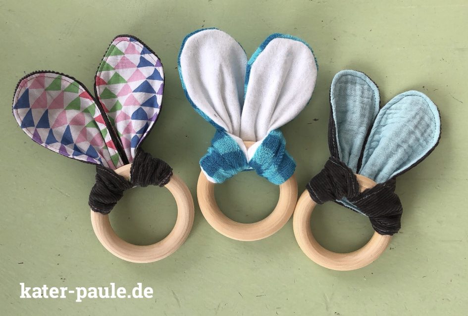 Kater Paule 3 kleine OsterhasenGreiflinge/Beißringe mit
