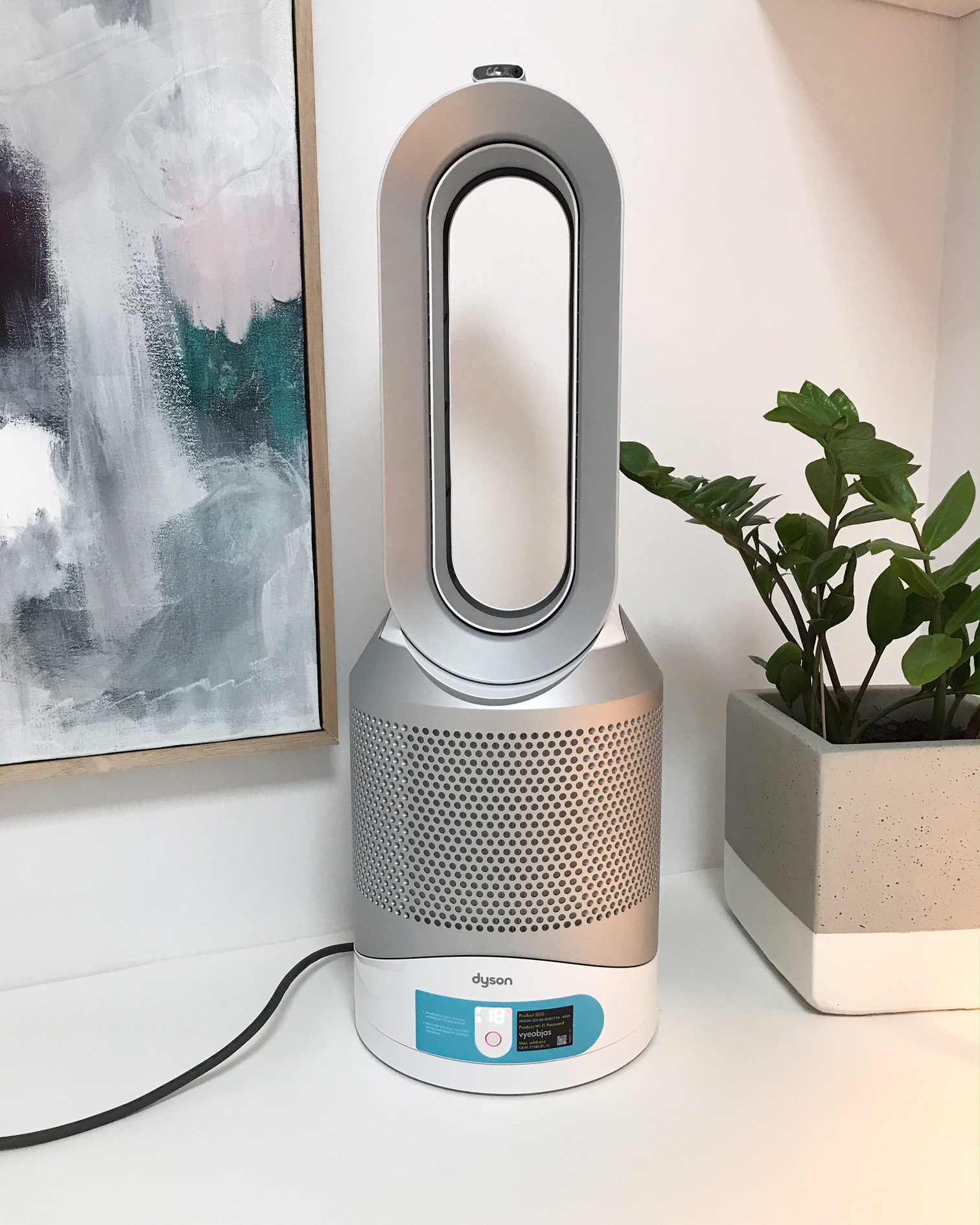 DYSON Intelligently purifies, heats and cools you!