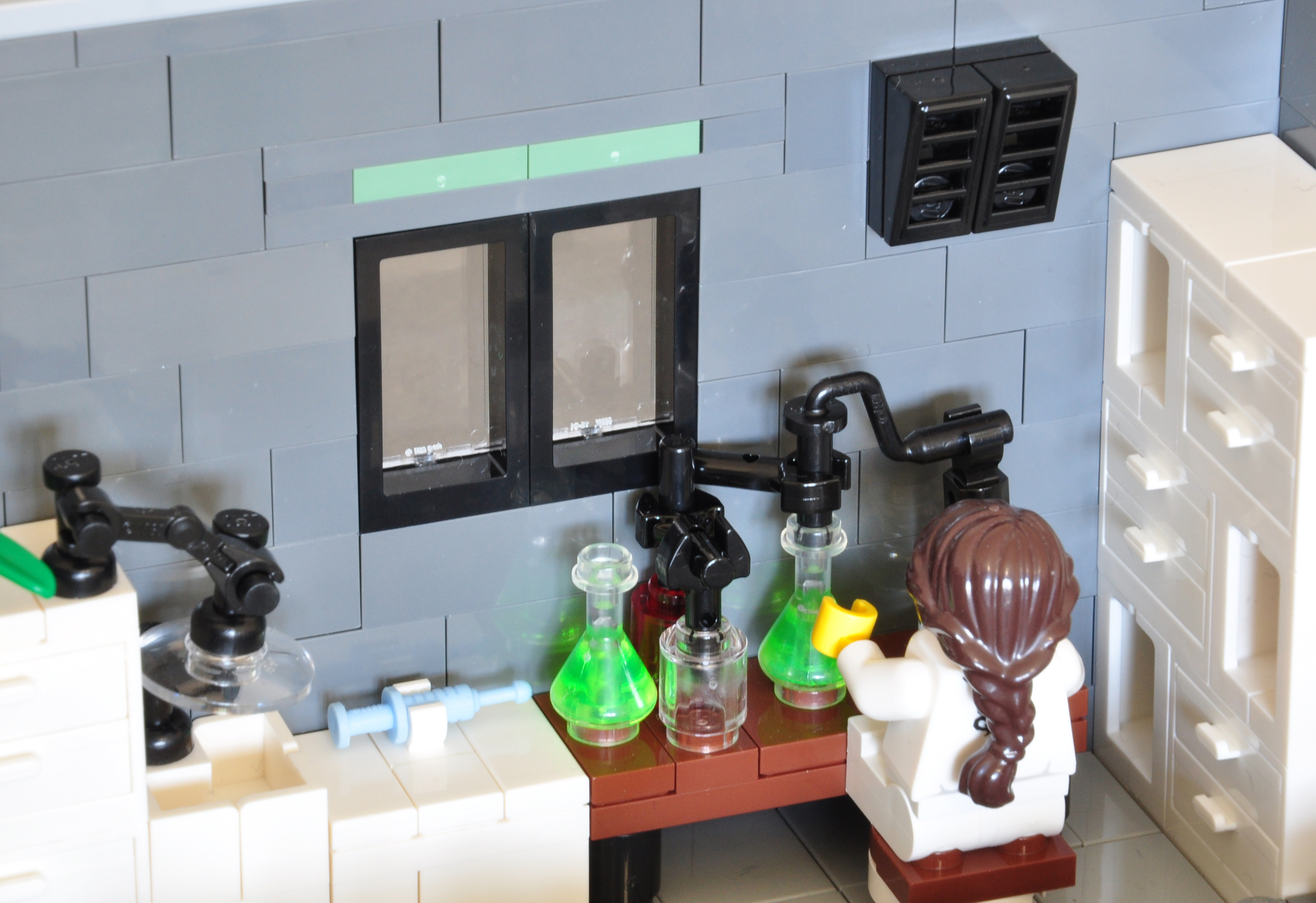 LEGO® MOC Modular Pharmacy