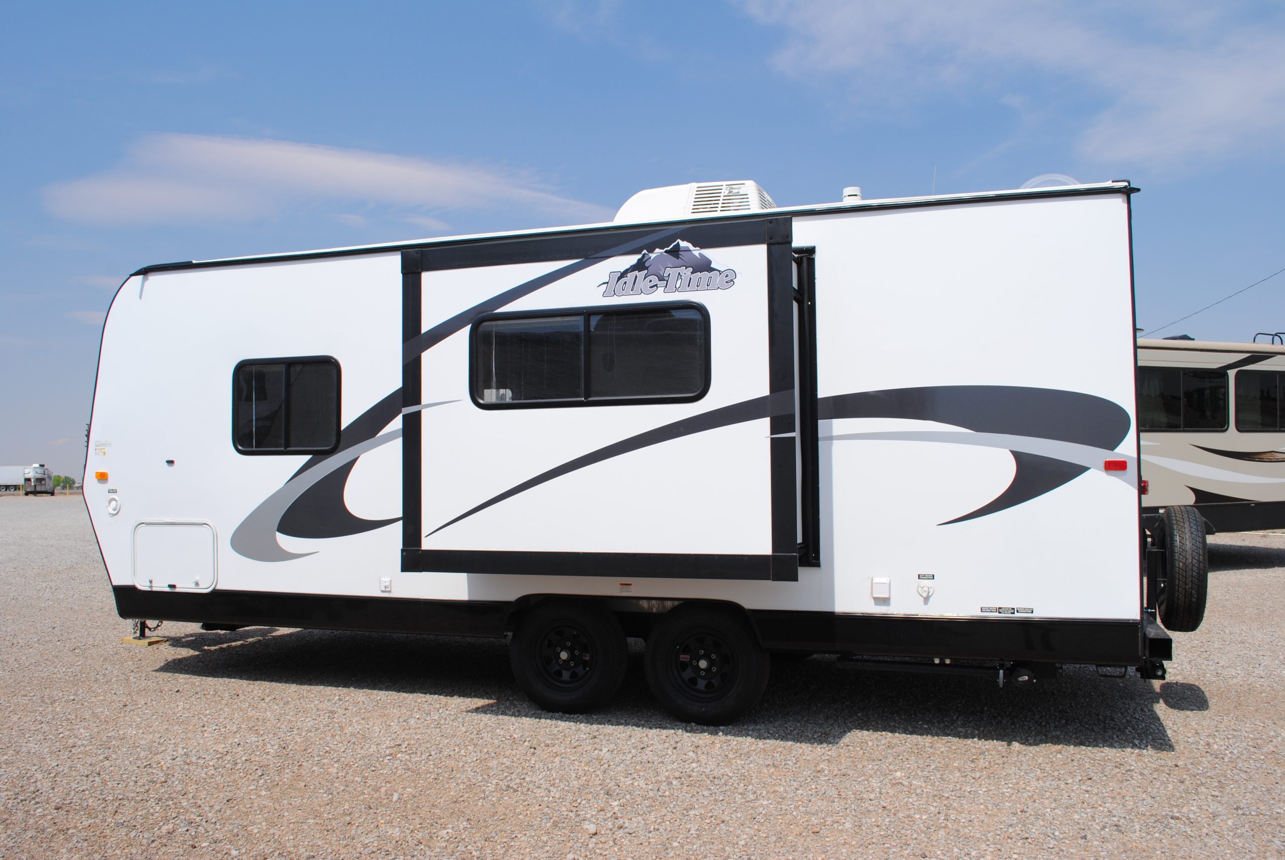 RVnGO Motorhome and Camper RV Rentals in Markham, Texas
