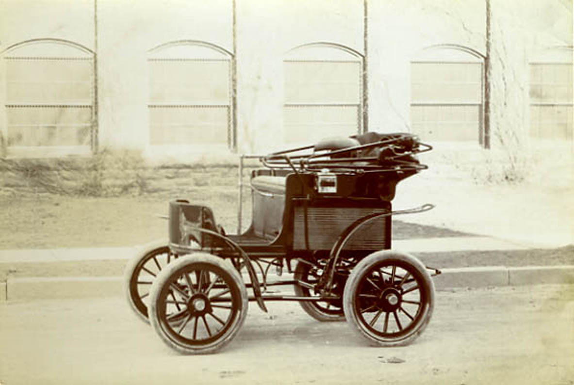 Columbia Par Car Industrial Electric Vehicle Company Alicia Celesta