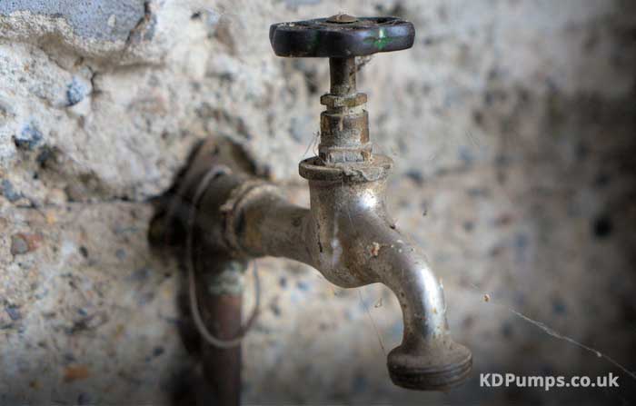 What Causes Low Water Pressure In The Whole House Uk Alivromaniaca