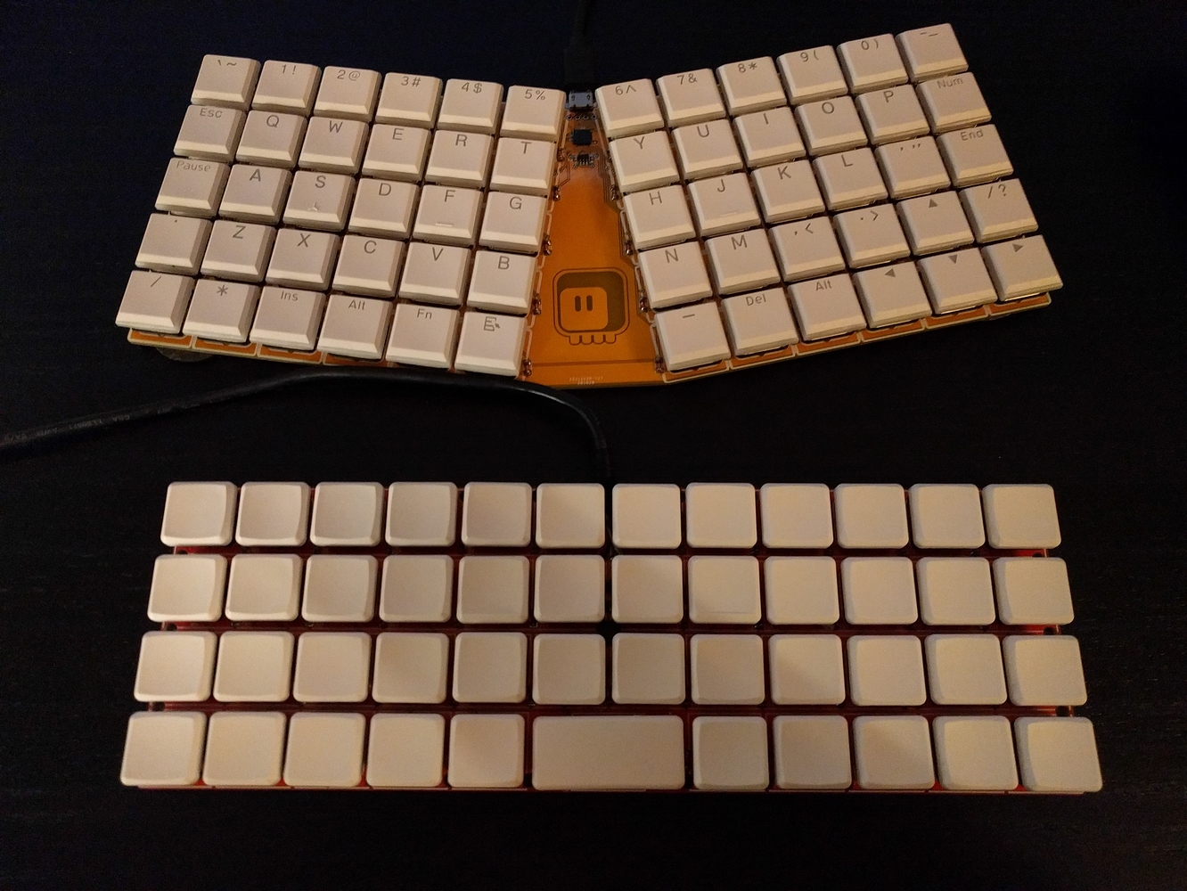 Kamina — a 60key ortholinear lowprofile split onepiece keyboard