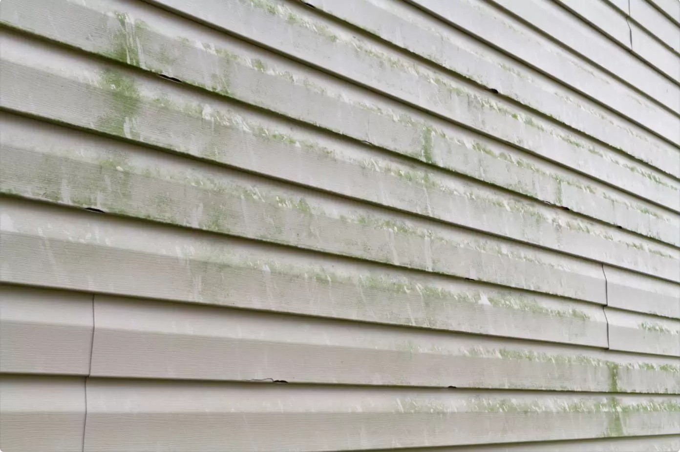 Safely Pressure Washing Vinyl Siding on Your Home
