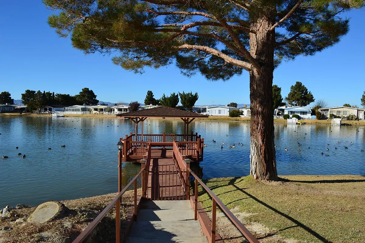 55+ RV Resort in Lancaster CA Leisure Lake Mobile Estates