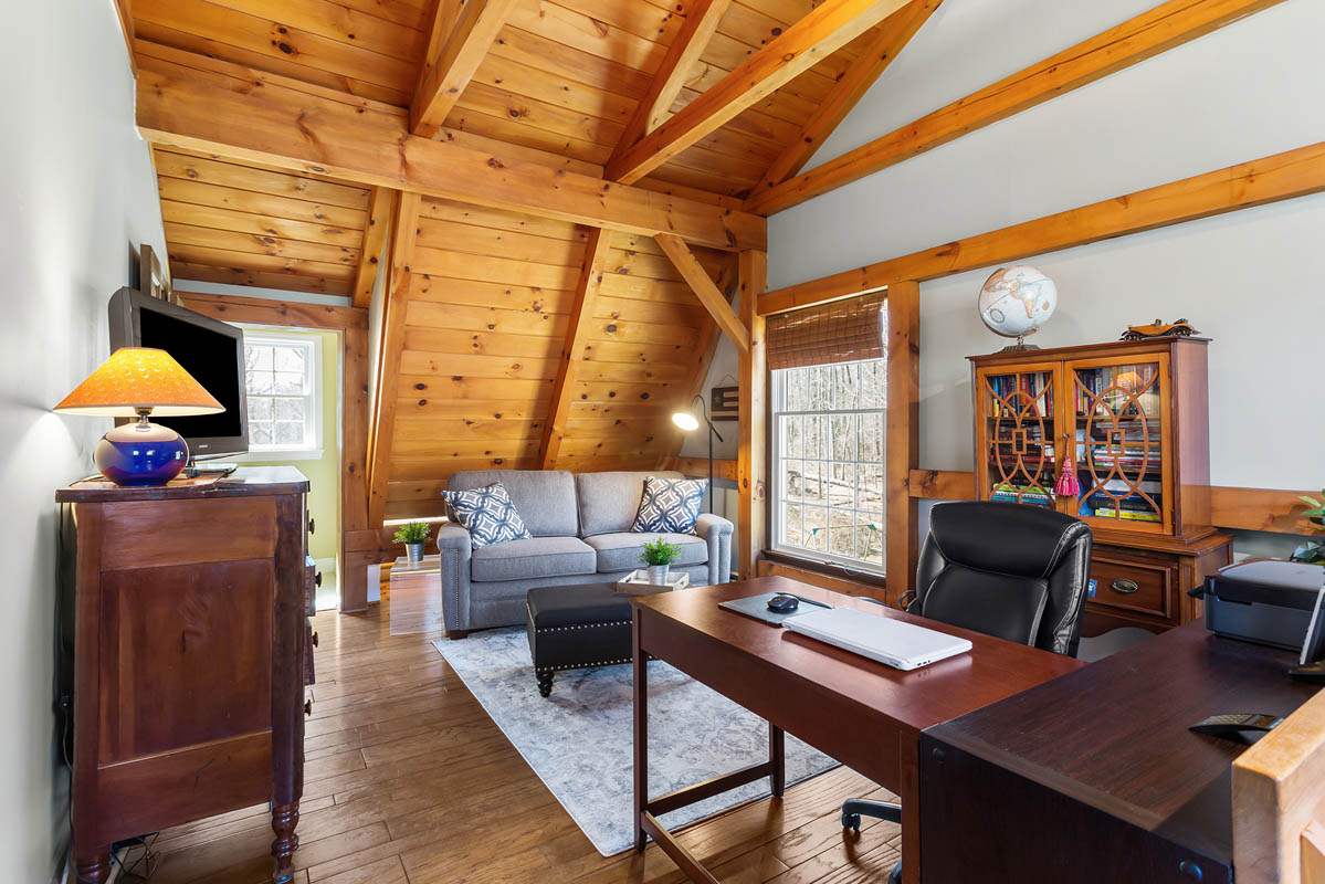 29 Haytown Road, Clinton Township Kelly Gordon