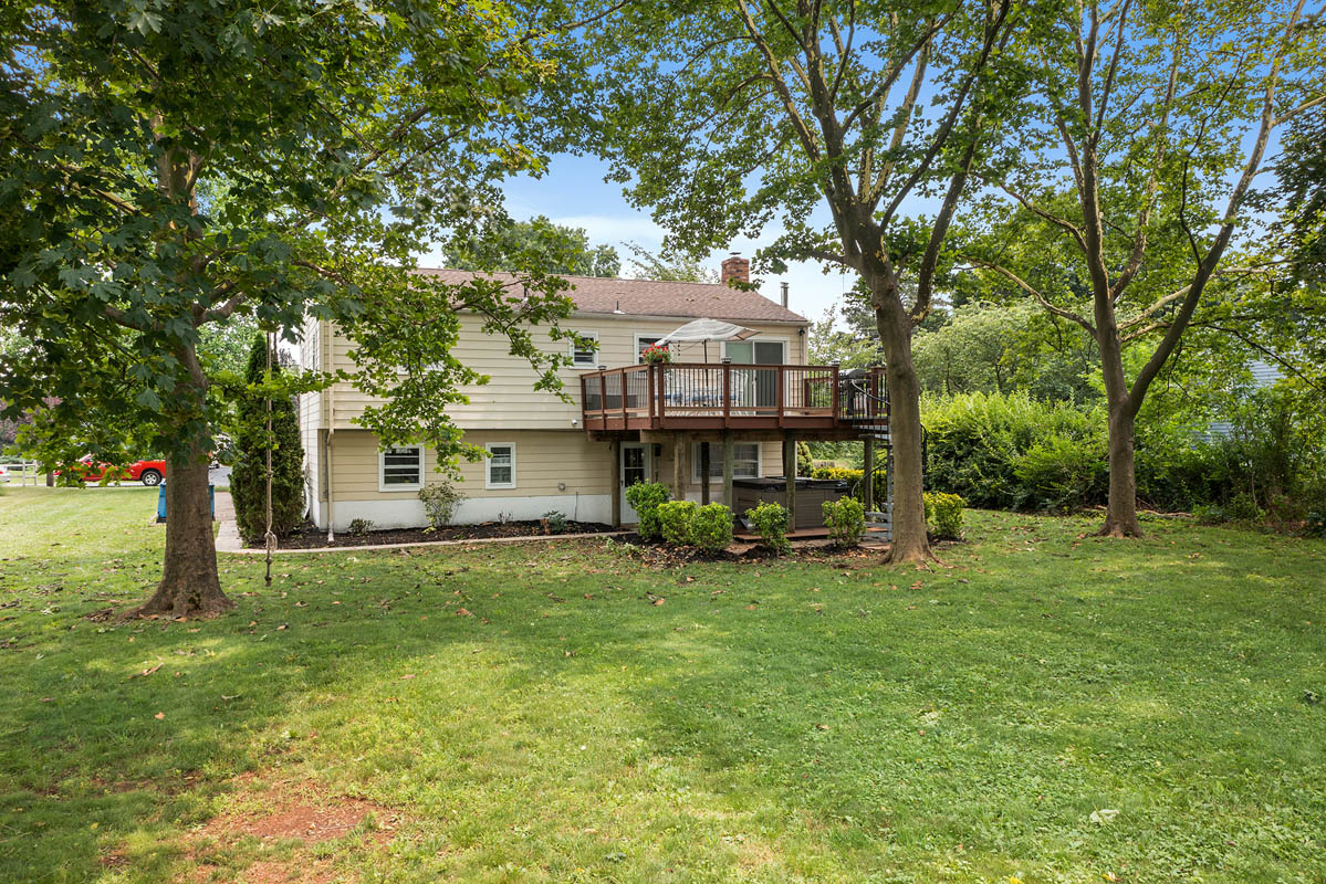 12 Ridge Road, Raritan Township Kelly Gordon