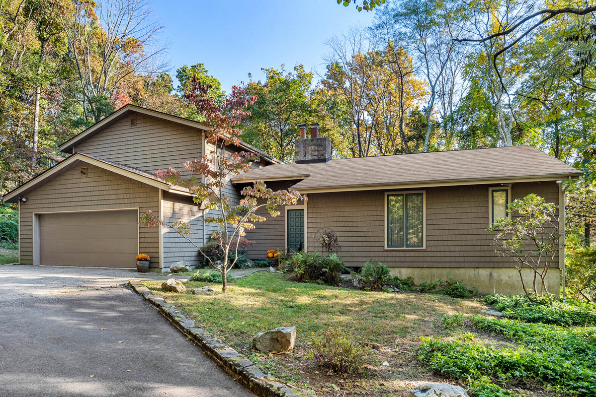 24 Haytown Rd, Clinton Township Kelly Gordon