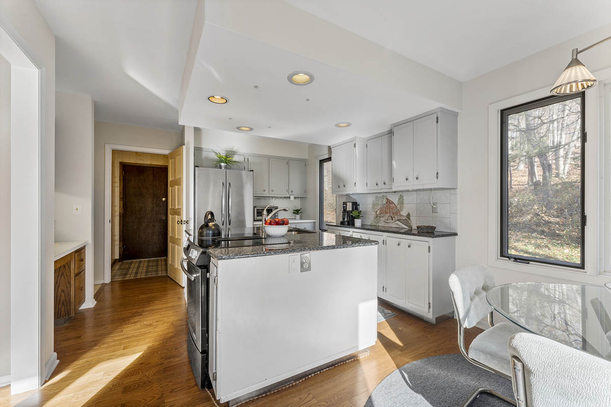 24 Haytown Rd, Clinton Township Kelly Gordon