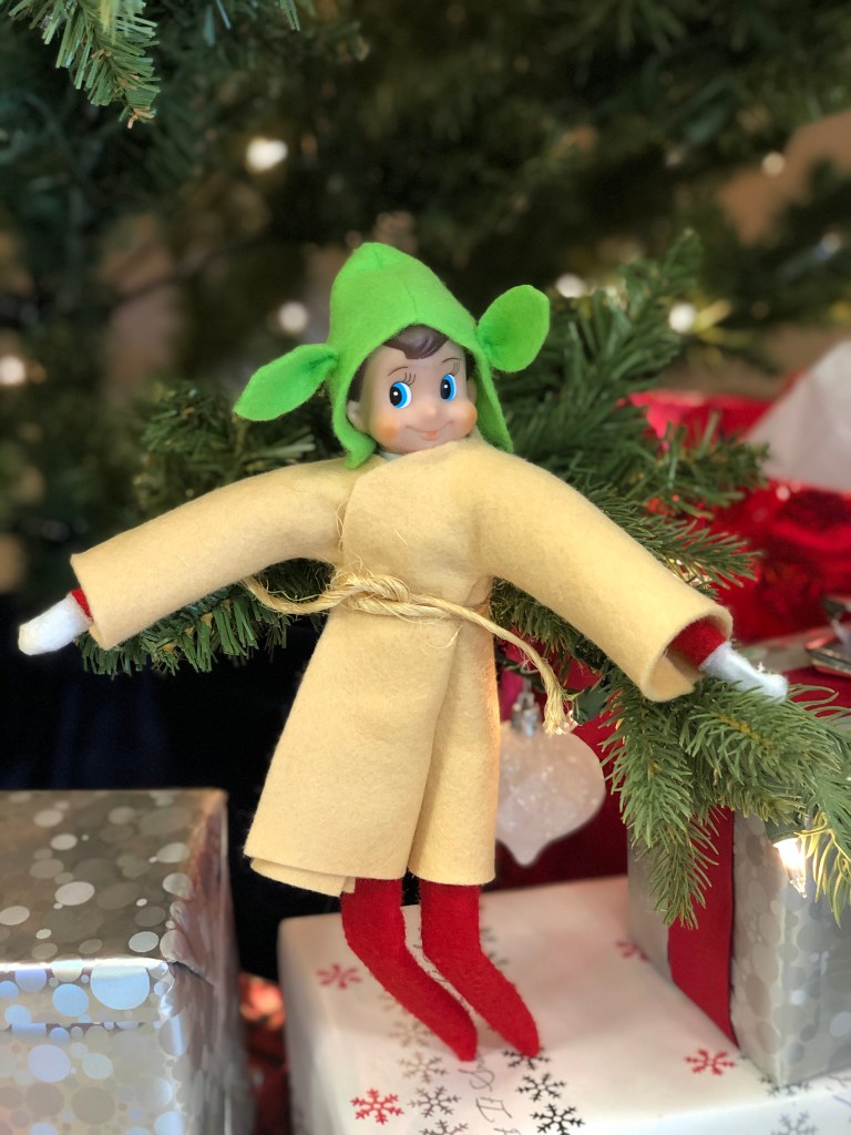 Easy DIY clothes for your Elf on the Shelf