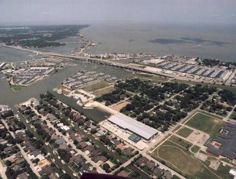 Local Marinas Yacht Charter Boat Sales and Boating Supply