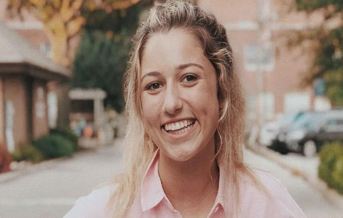 How old is Bella Robertson? Age, biography, net worth, height