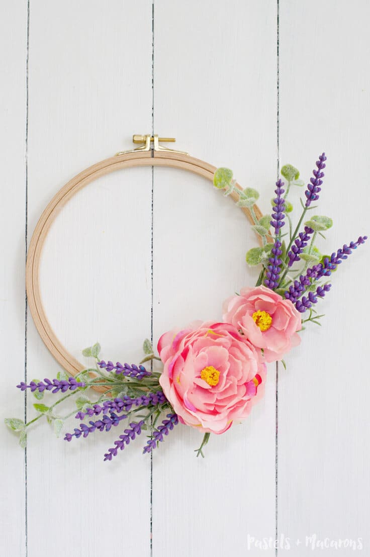 Embroidery Hoop Spring Wreath DIY 10 Minute Craft!